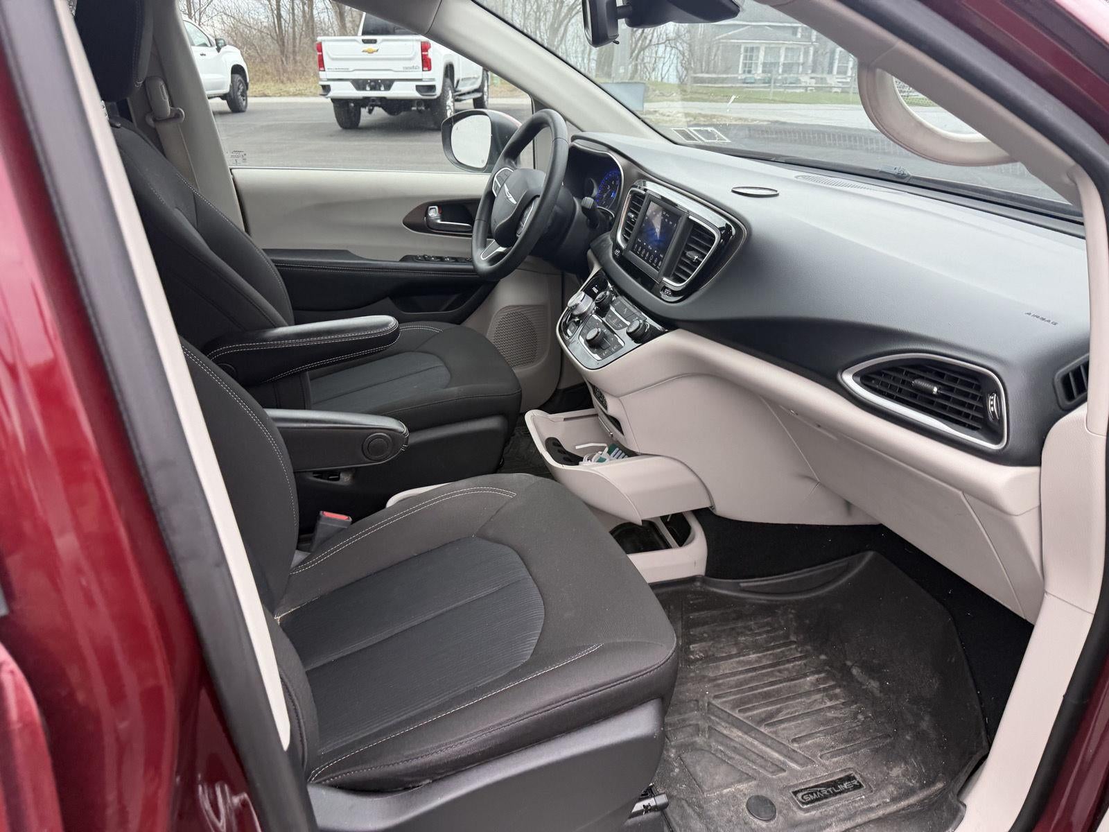 2021 Chrysler Voyager L