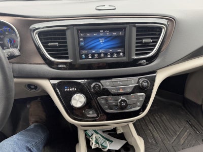 2021 Chrysler Voyager L