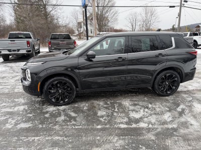 2022 Mitsubishi Outlander SE