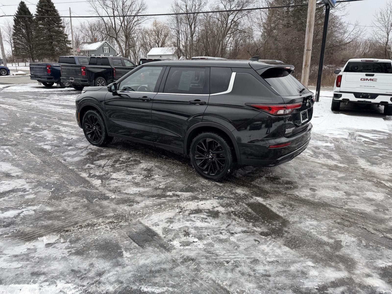 2022 Mitsubishi Outlander SE