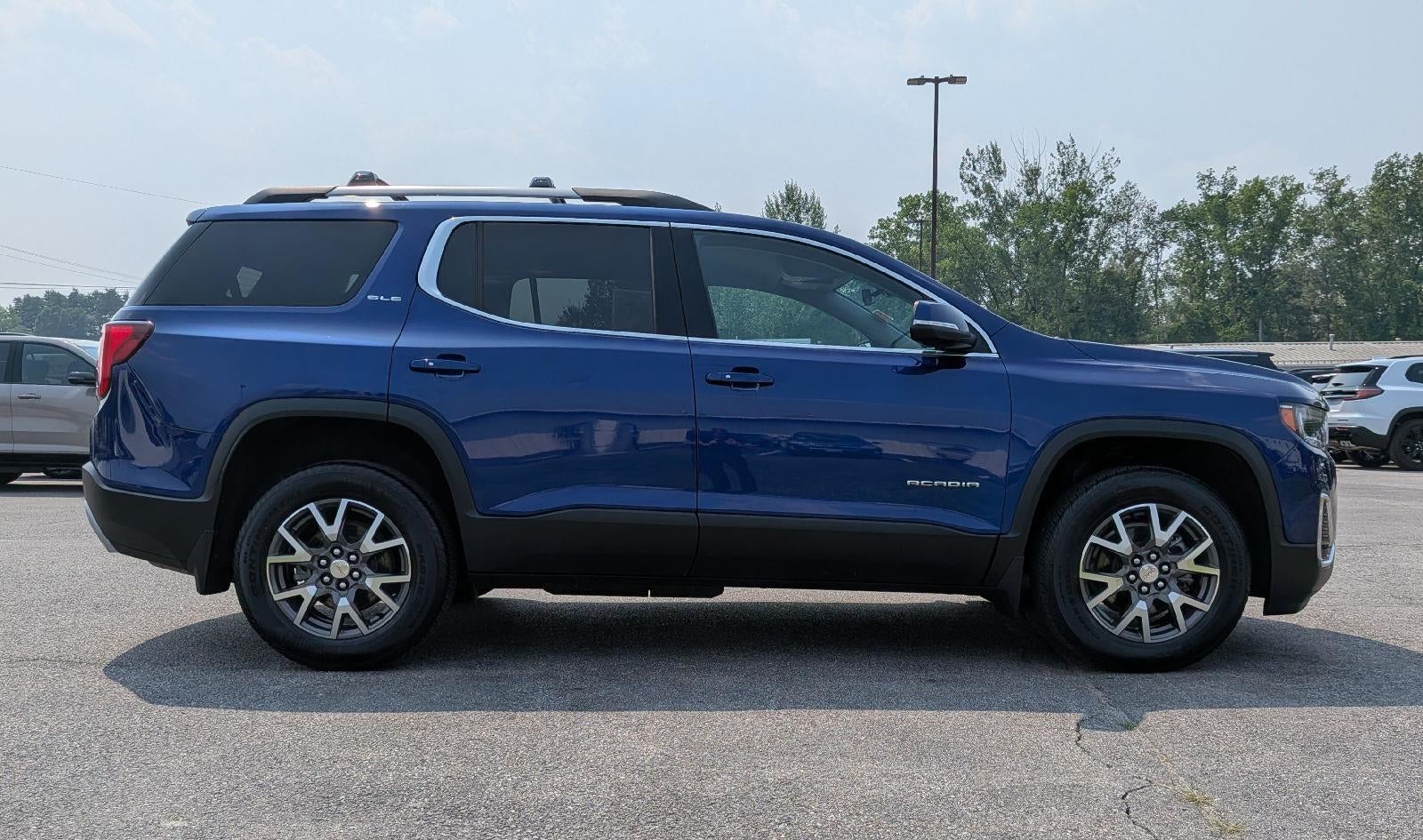 2023 GMC Acadia SLE