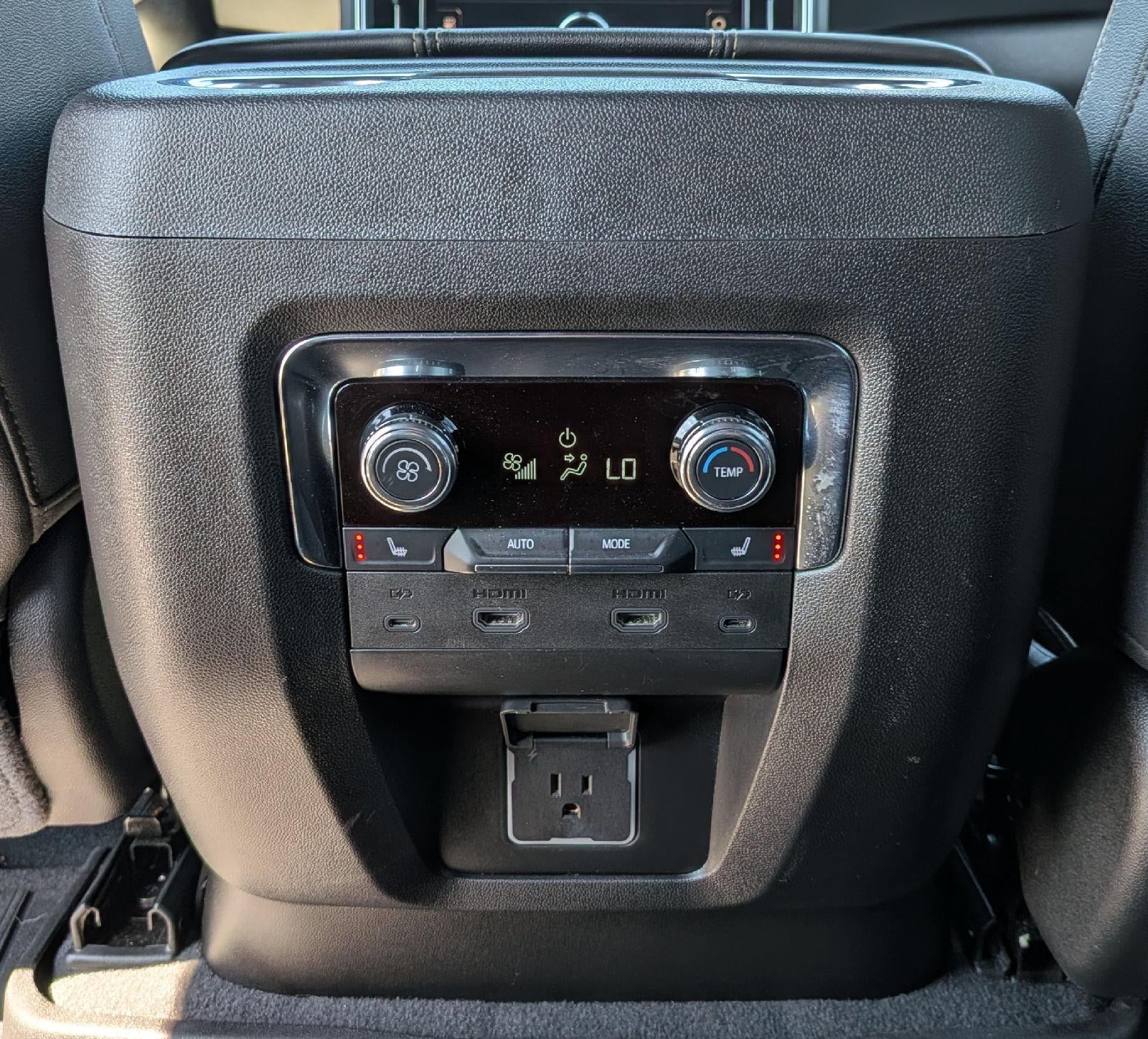 2025 GMC Yukon Elevation