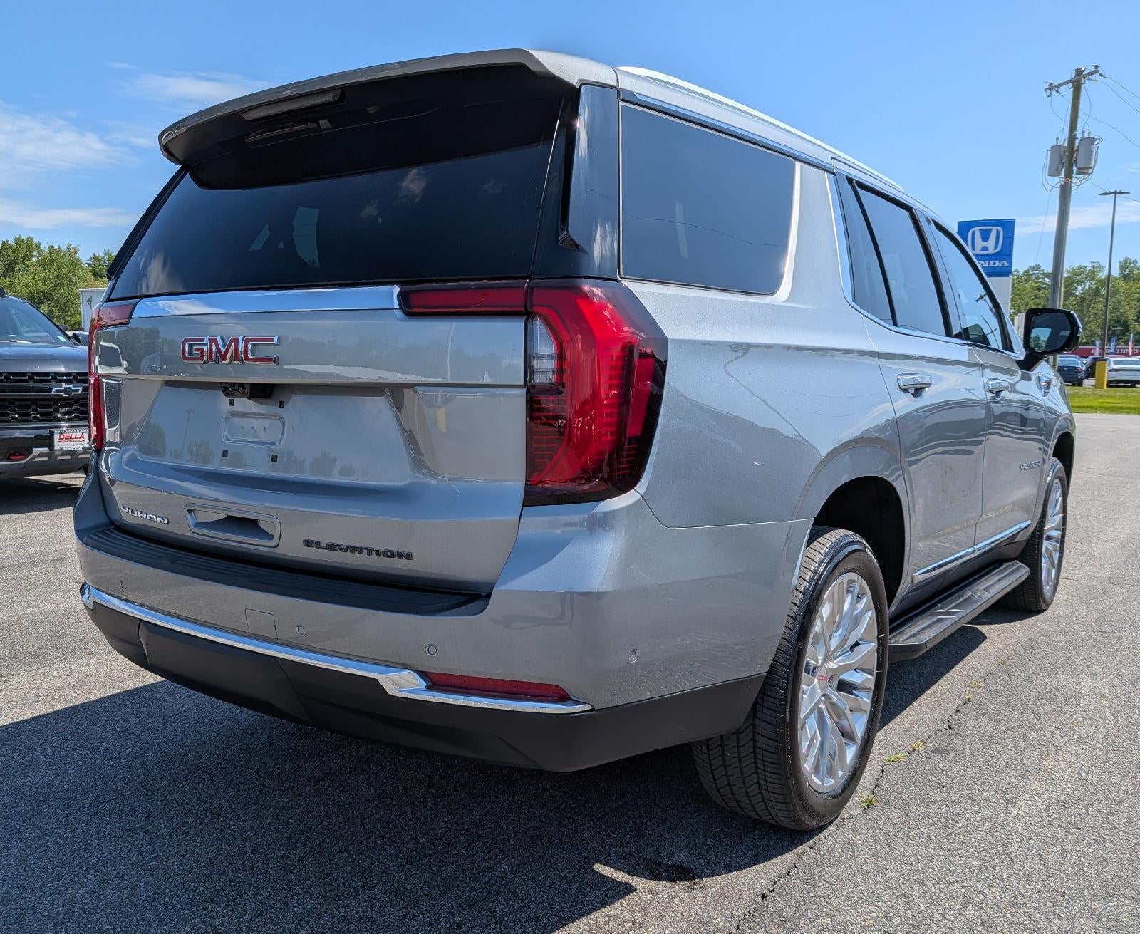 2025 GMC Yukon Elevation