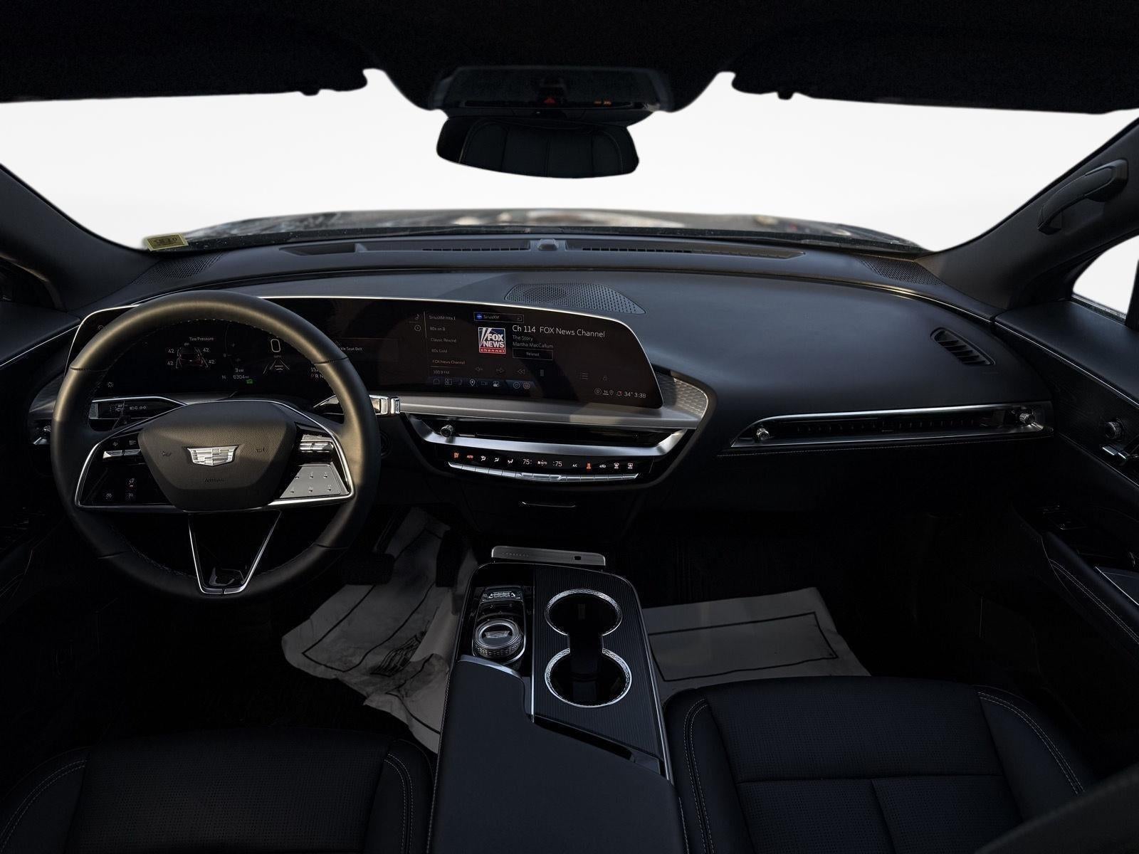 2025 Cadillac LYRIQ Luxury 1