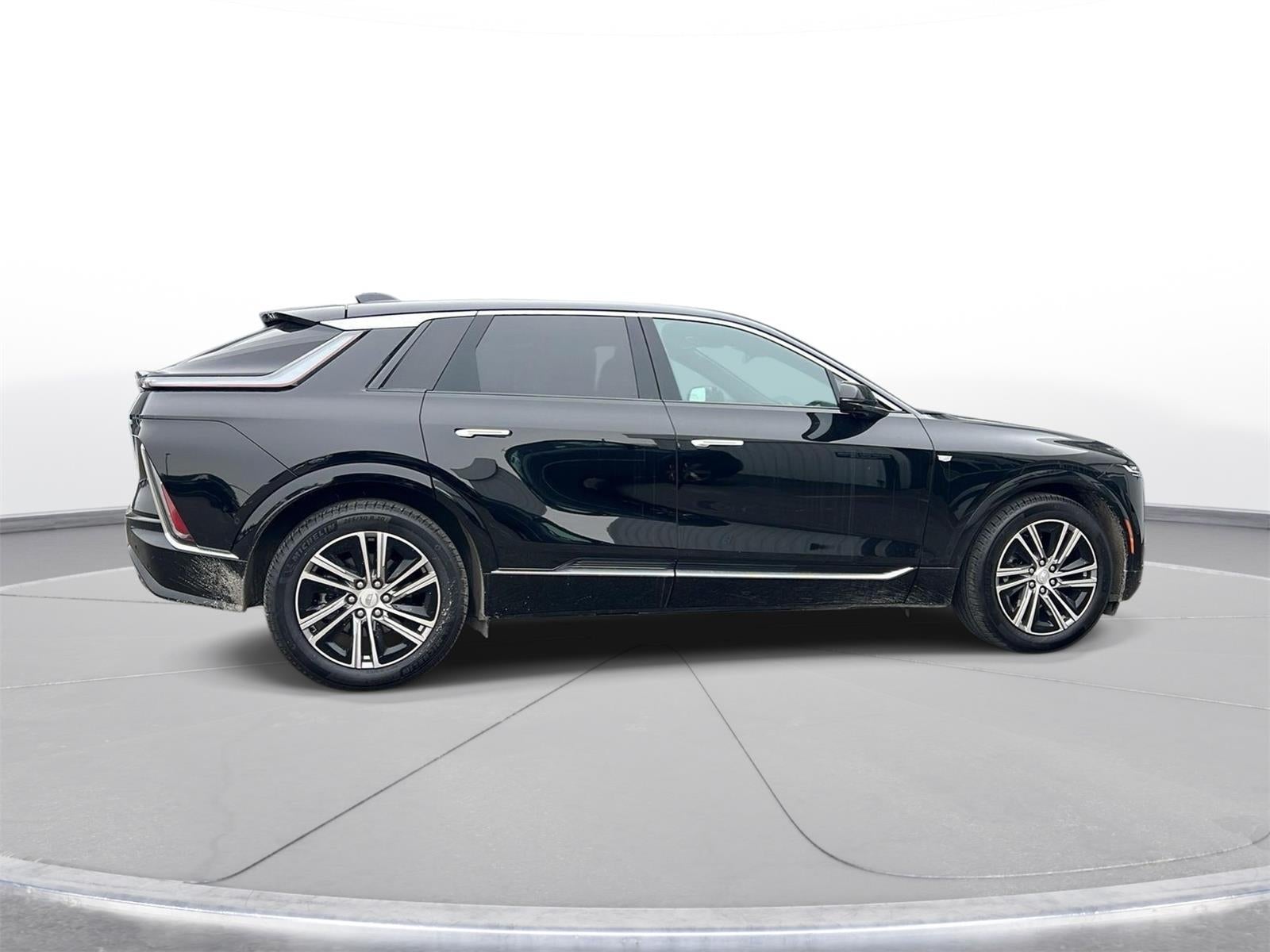 2025 Cadillac LYRIQ Luxury 1