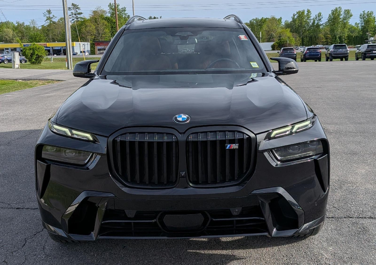 2025 BMW X7 M60i