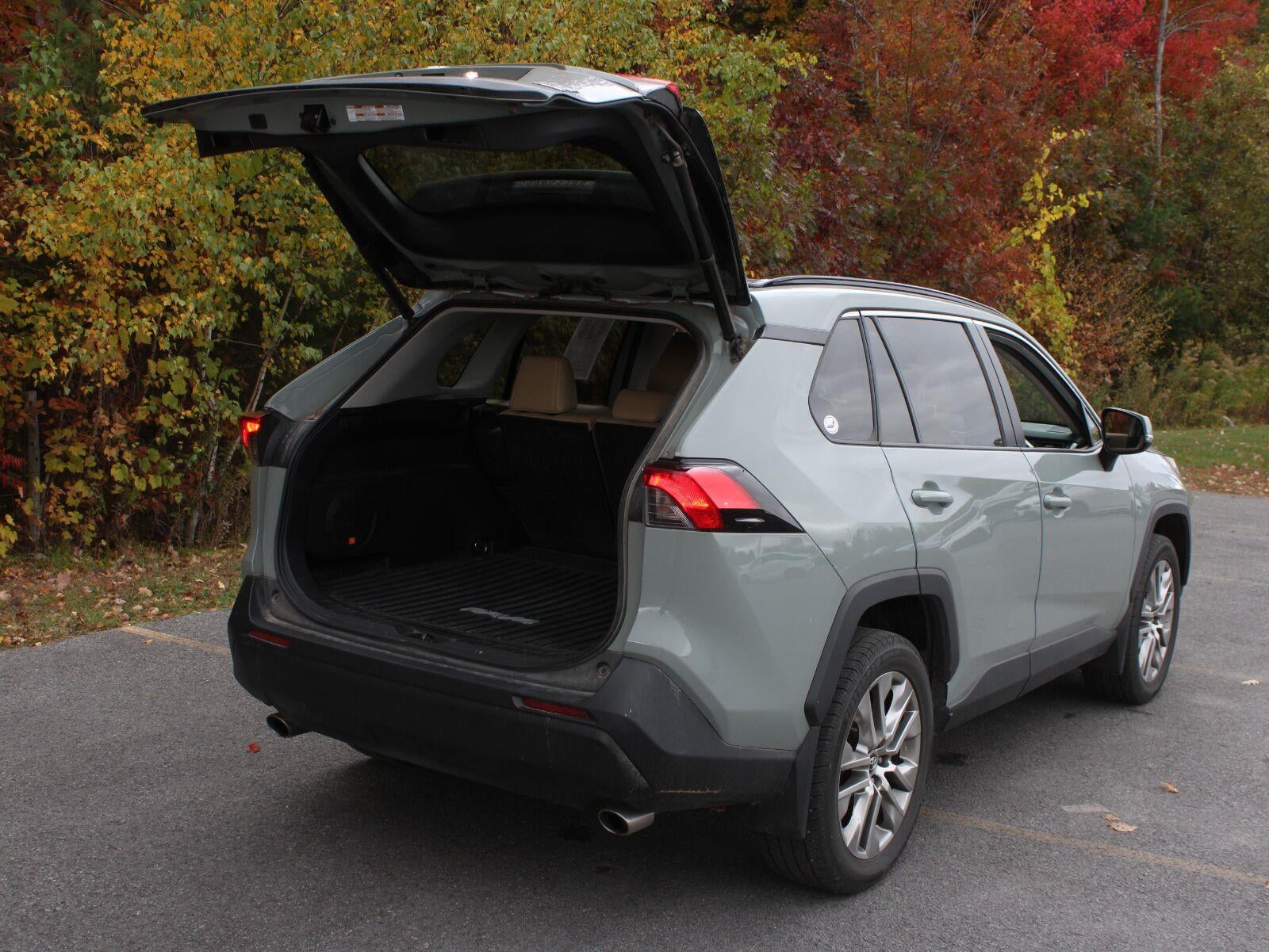 2020 Toyota RAV4 XLE Premium
