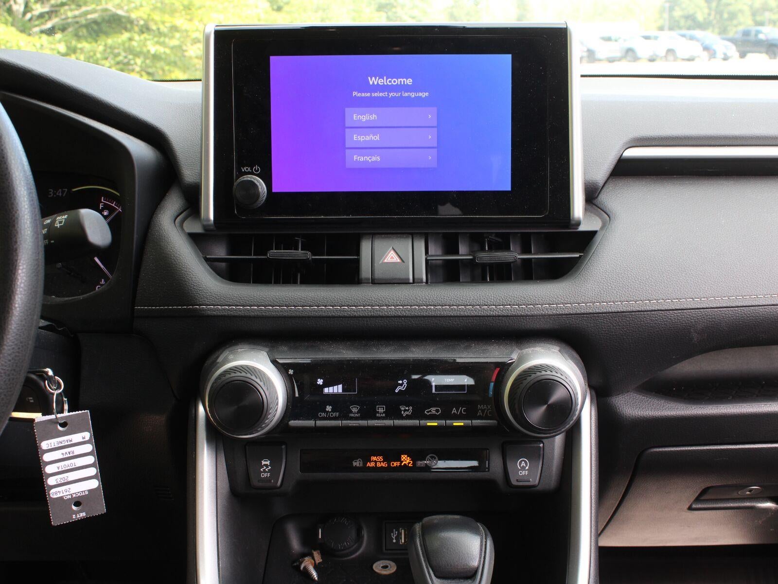 2023 Toyota RAV4 LE