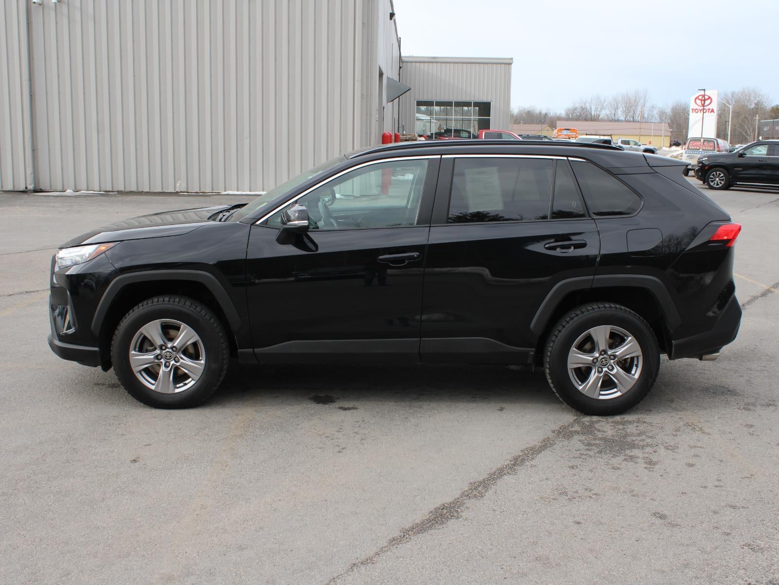 2023 Toyota RAV4 XLE