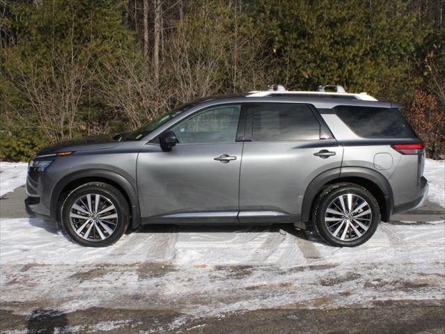 2022 Nissan Pathfinder Platinum