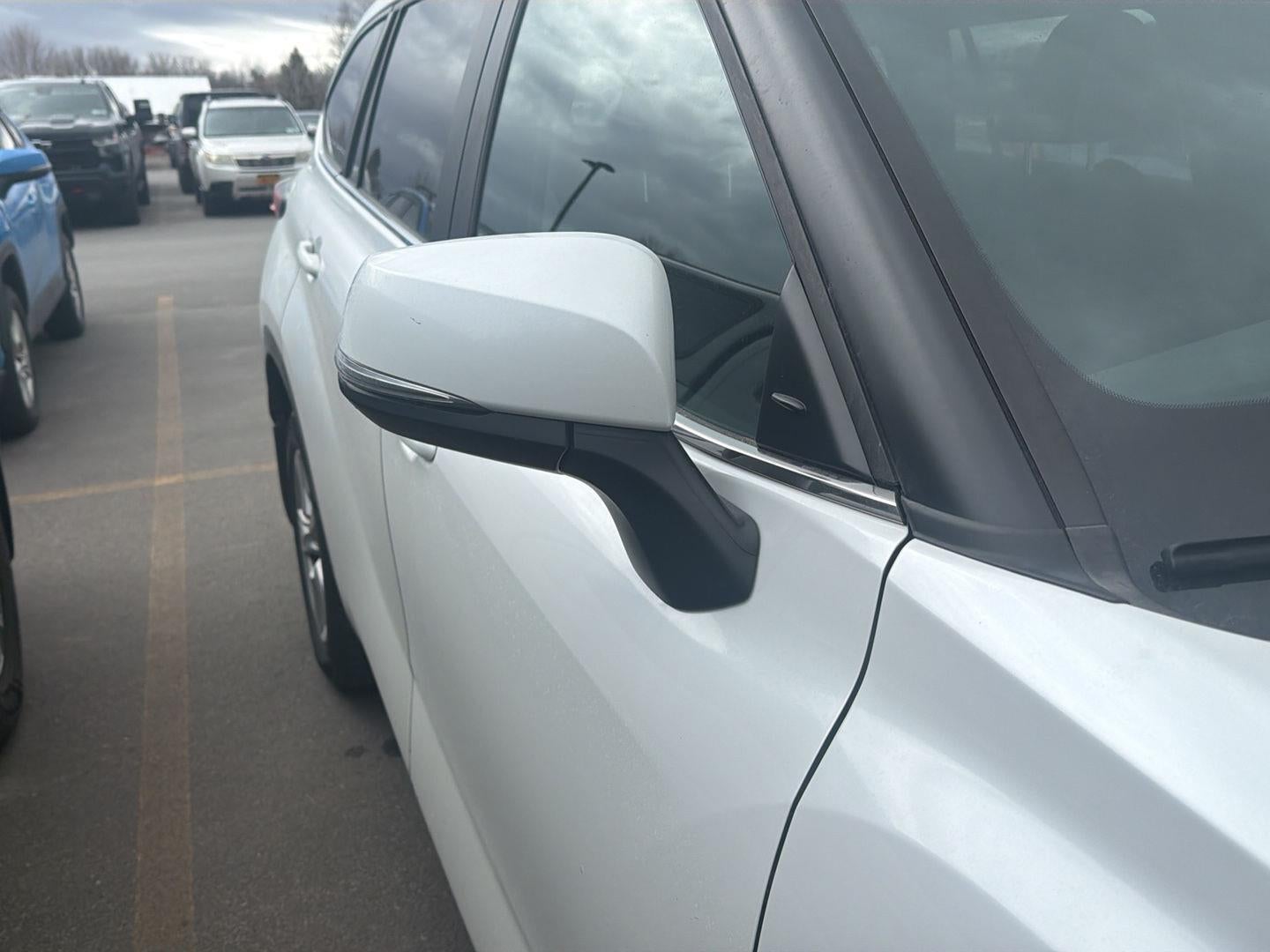 2023 Toyota Highlander Hybrid LE