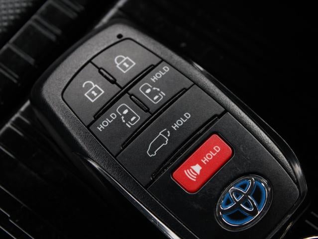 2025 Toyota Sienna Woodland Edition