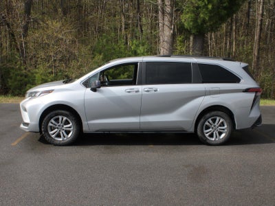 2022 Toyota Sienna XSE