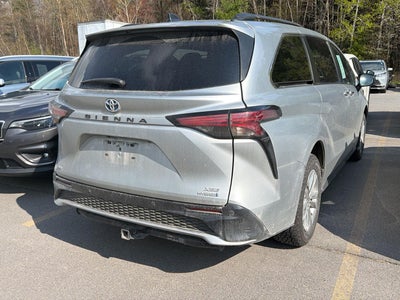 2022 Toyota Sienna XSE