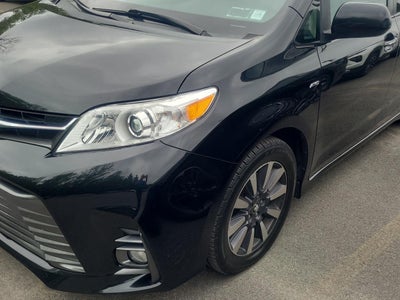 2020 Toyota Sienna XLE