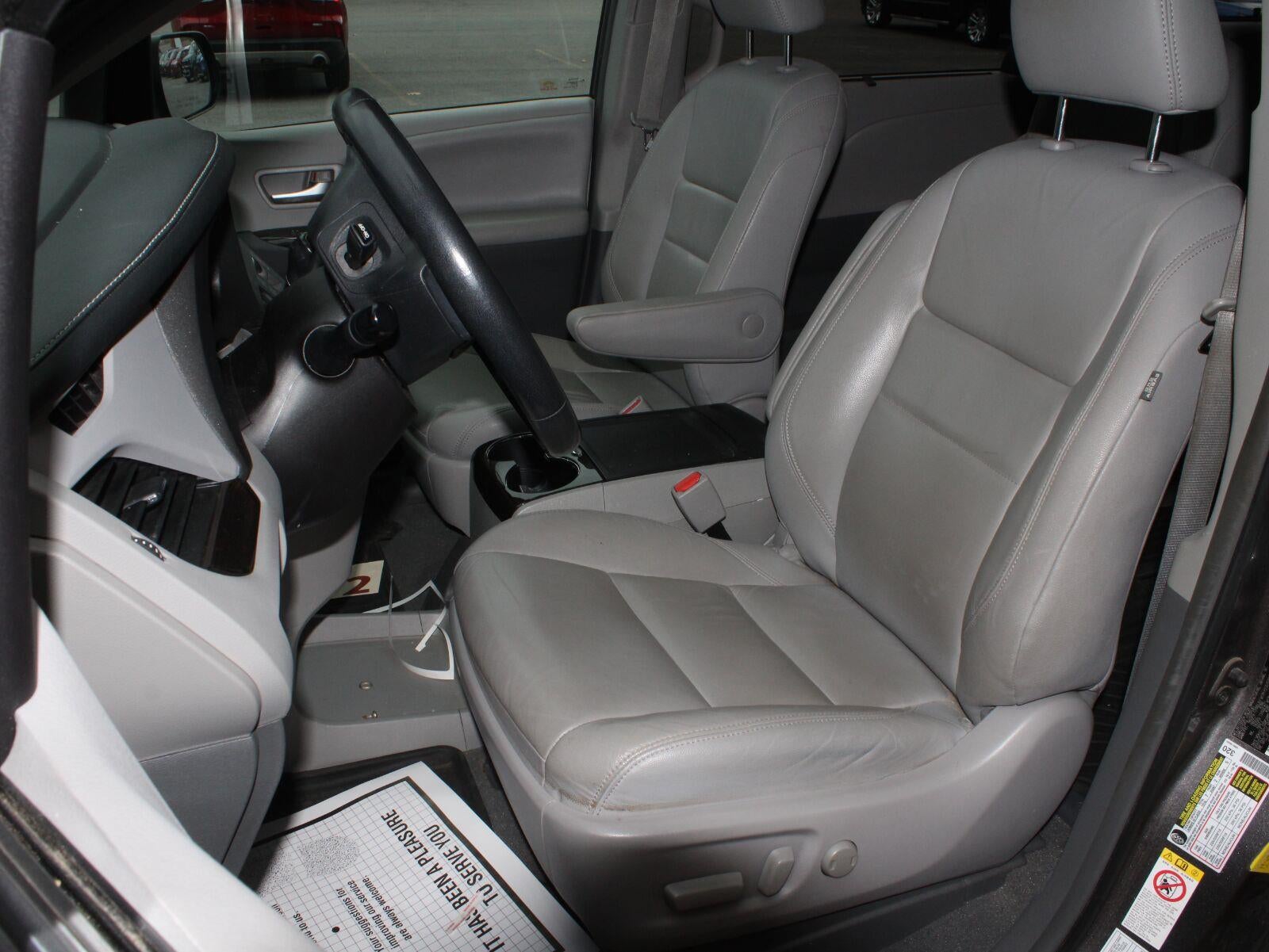 2019 Toyota Sienna XLE