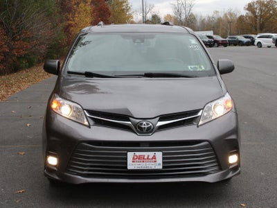 2019 Toyota Sienna XLE