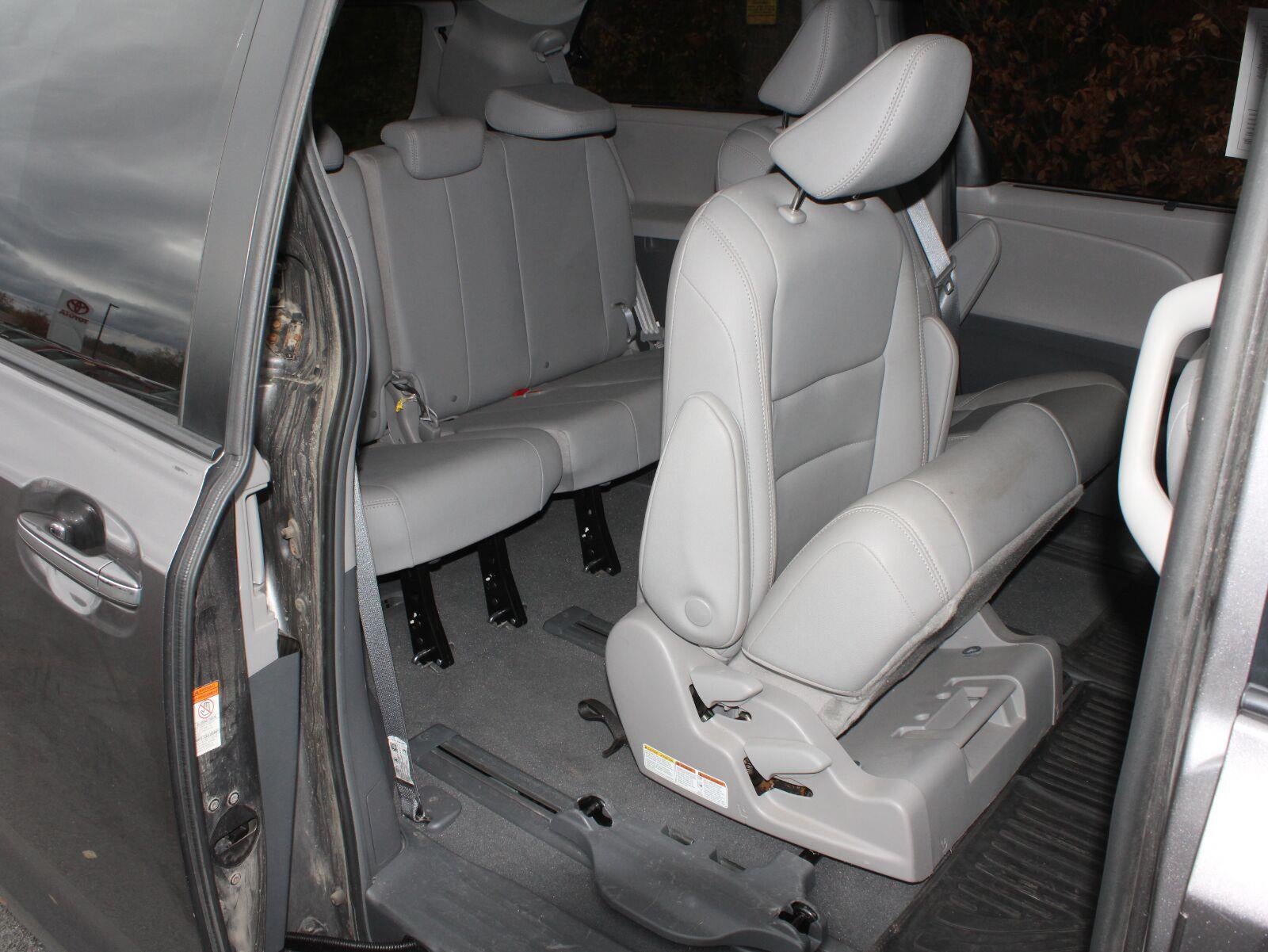 2019 Toyota Sienna XLE
