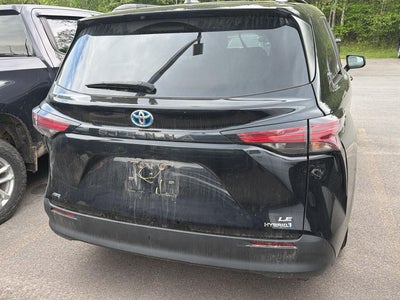 2022 Toyota Sienna LE