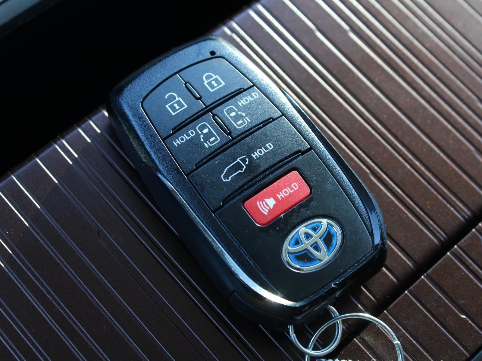 2023 Toyota Sienna XLE