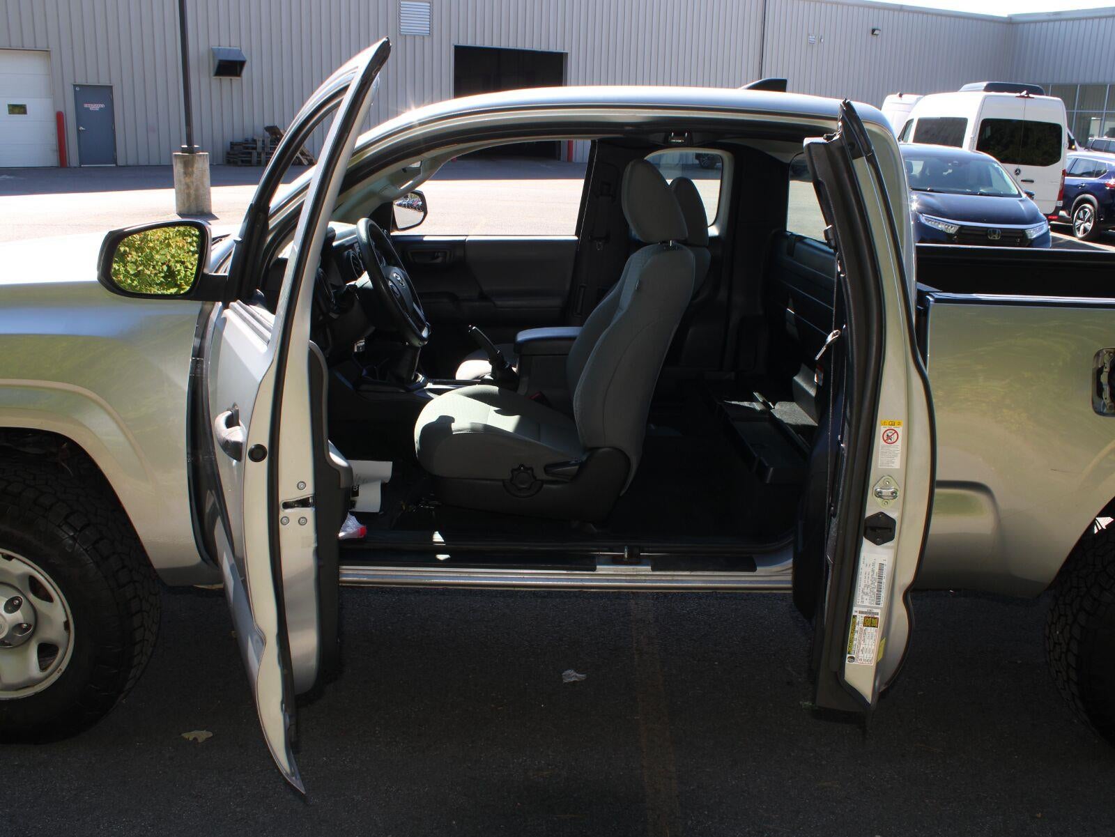 2017 Toyota Tacoma SR