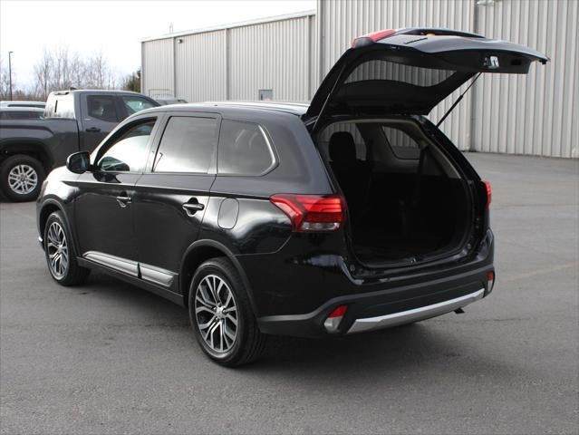 2017 Mitsubishi Outlander ES