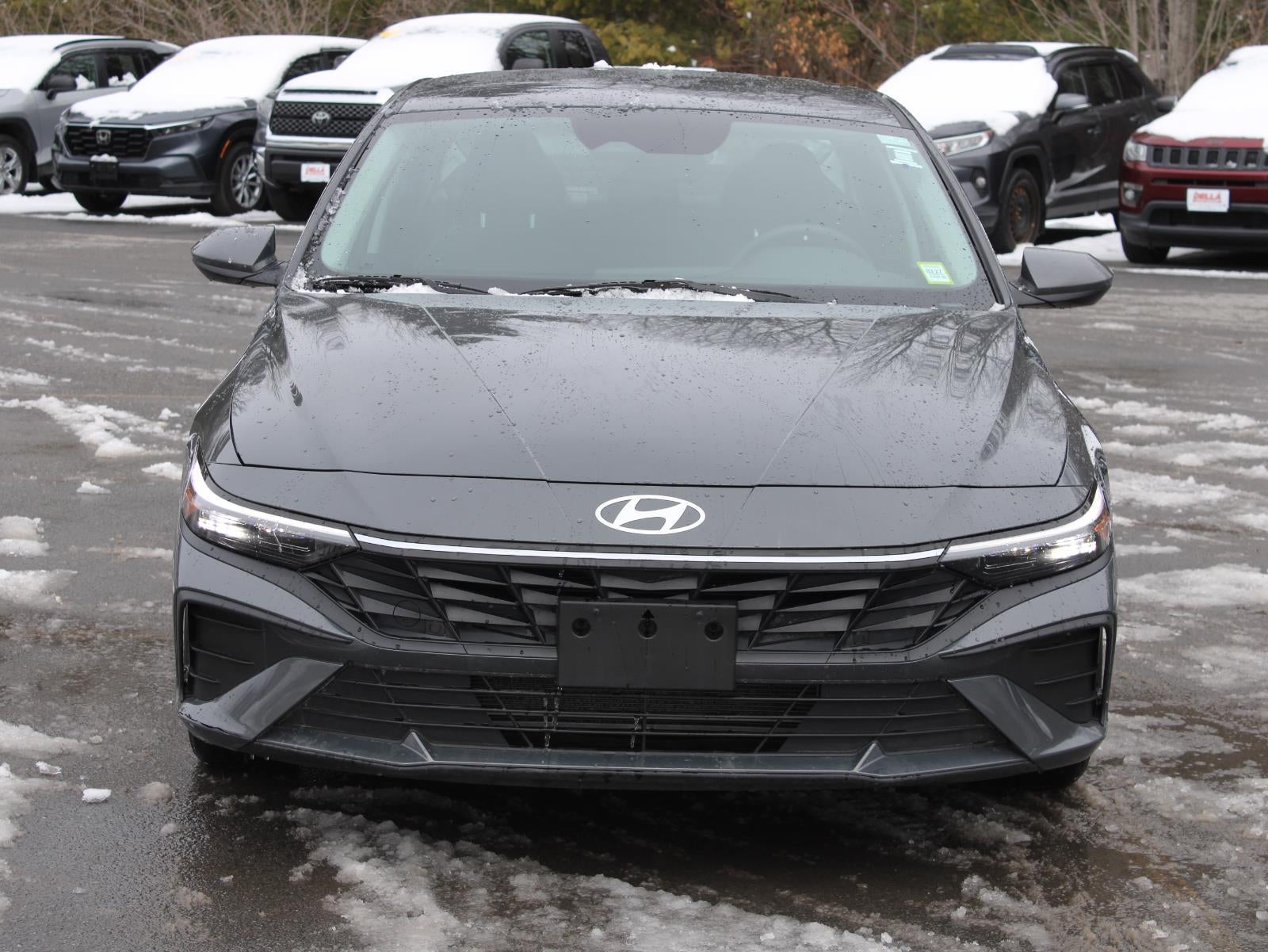 2024 Hyundai Elantra SE