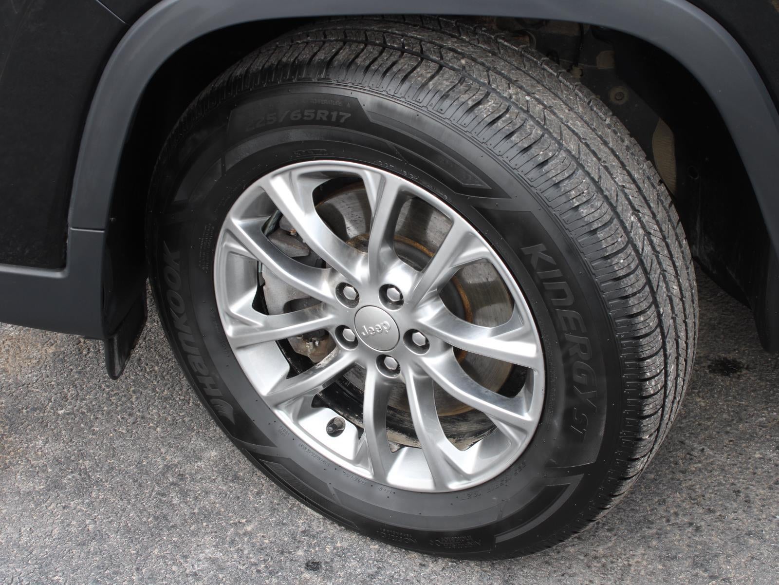 2019 Jeep Cherokee Latitude Plus Four Wheel Drive 9-SPEED 948TE AUTOMATIC