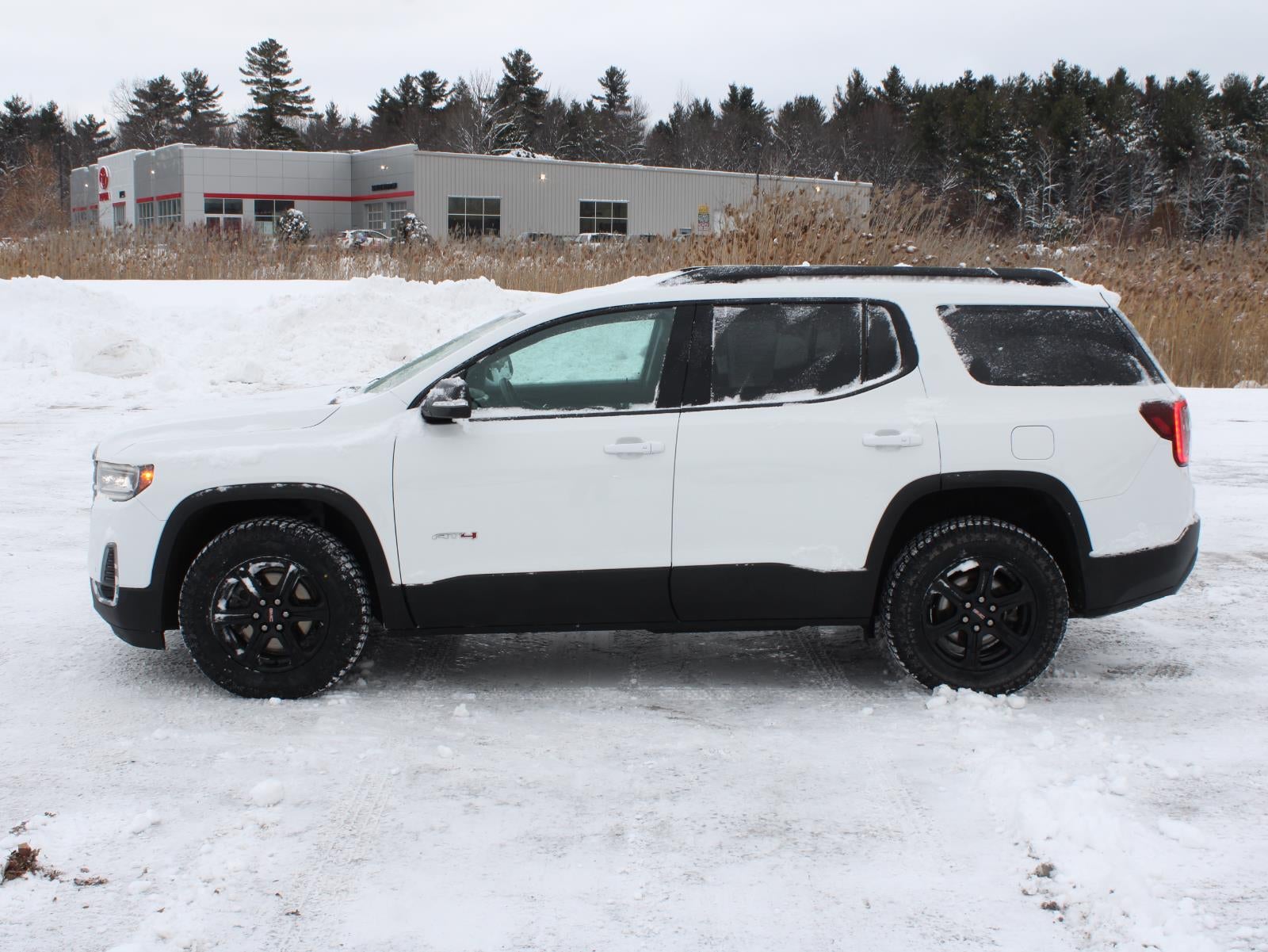 2022 GMC Acadia AT4 All Wheel Drive 9-SPEED AUTOMATIC, ELECTRONICALLY-CONTROLLED