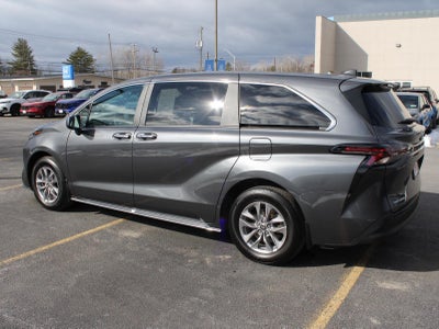 2025 Toyota Sienna XLE