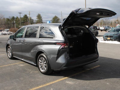 2025 Toyota Sienna XLE