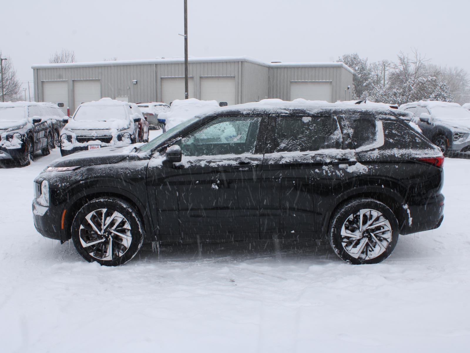 2022 Mitsubishi Outlander ES