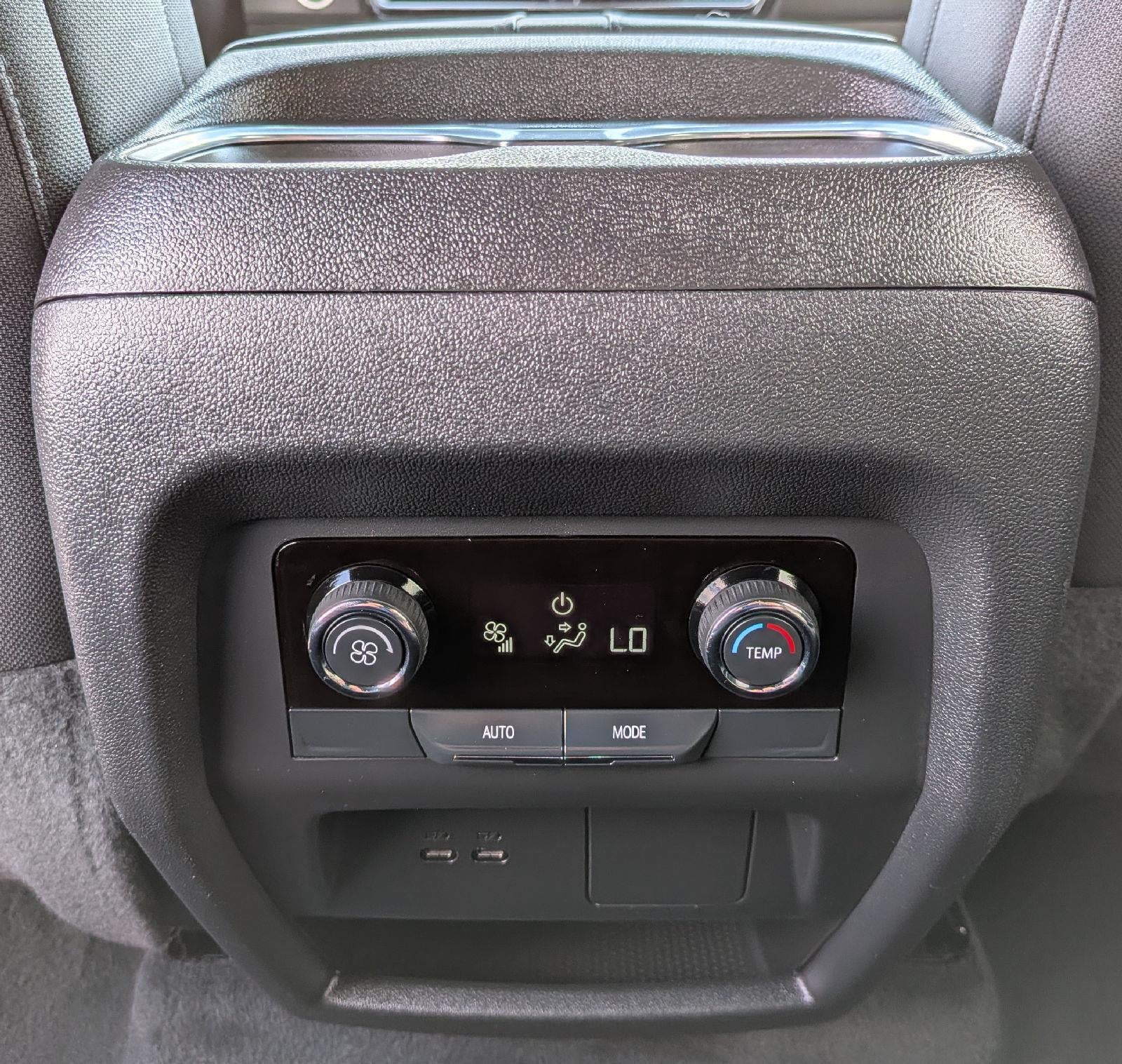2024 Chevrolet Traverse LS