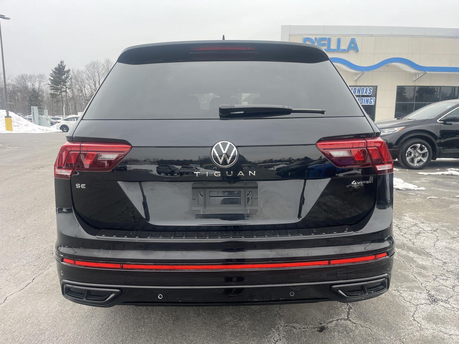 2024 Volkswagen Tiguan SE R-Line Black