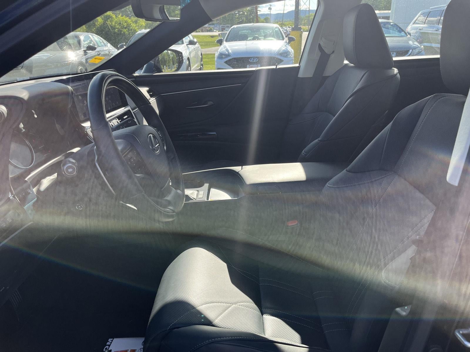 2025 Lexus ES ES 300h Luxury