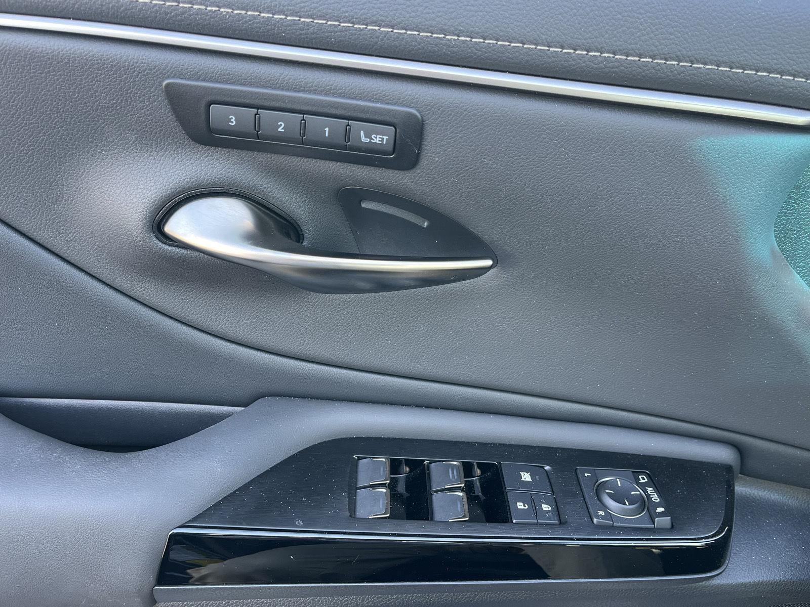 2025 Lexus ES ES 300h Luxury