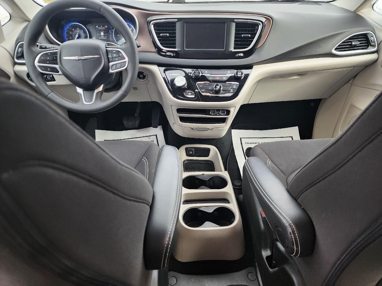 2024 Chrysler Voyager LX