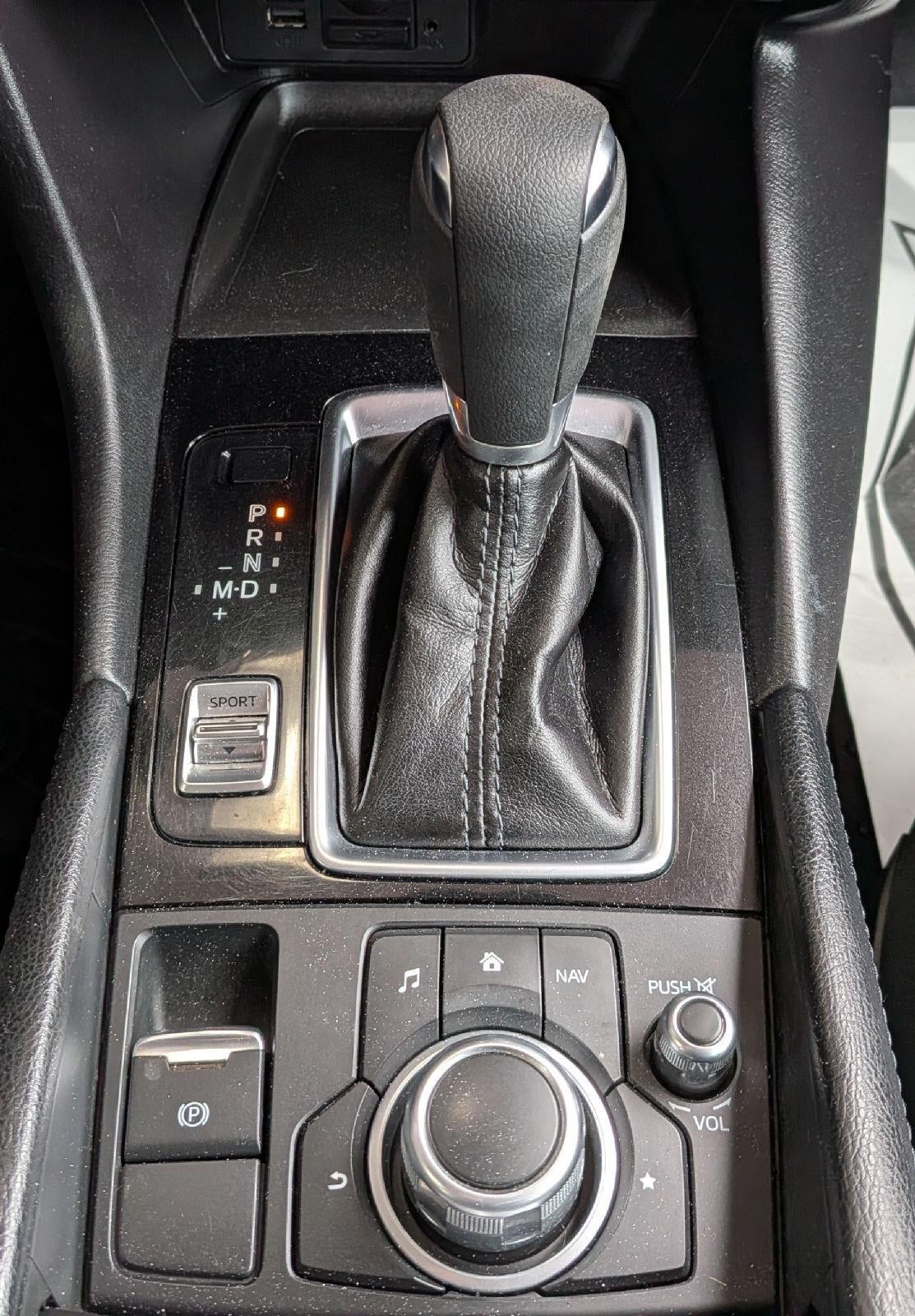 2018 Mazda Mazda3 5-Door Sport