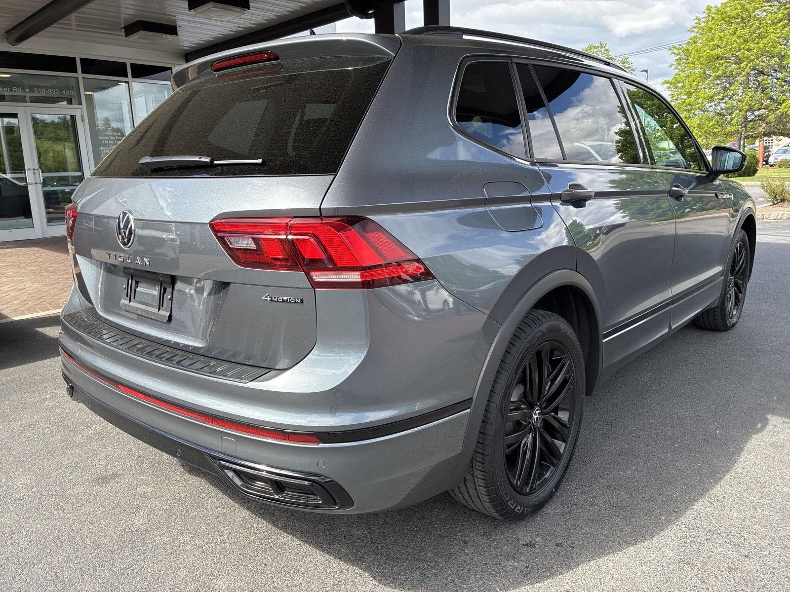 2022 Volkswagen Tiguan SE R-Line Black