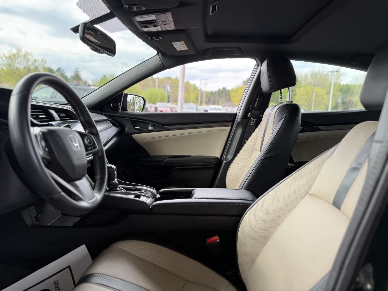 2017 Honda Civic Hatchback EX-L Navi