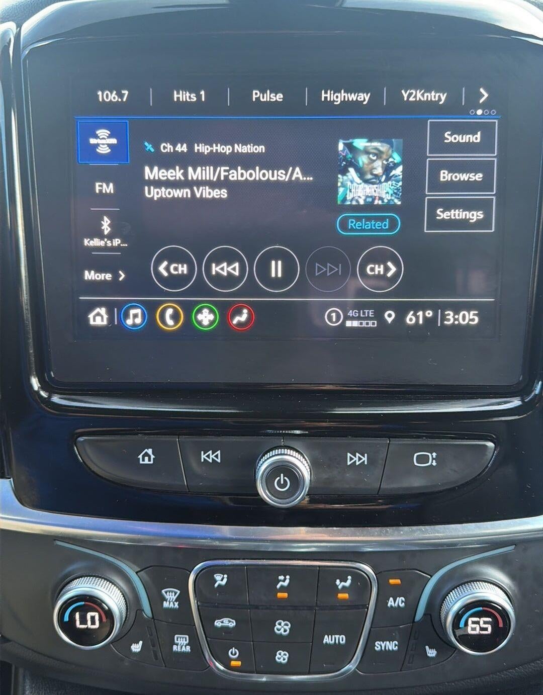 2023 Chevrolet Traverse LT Leather