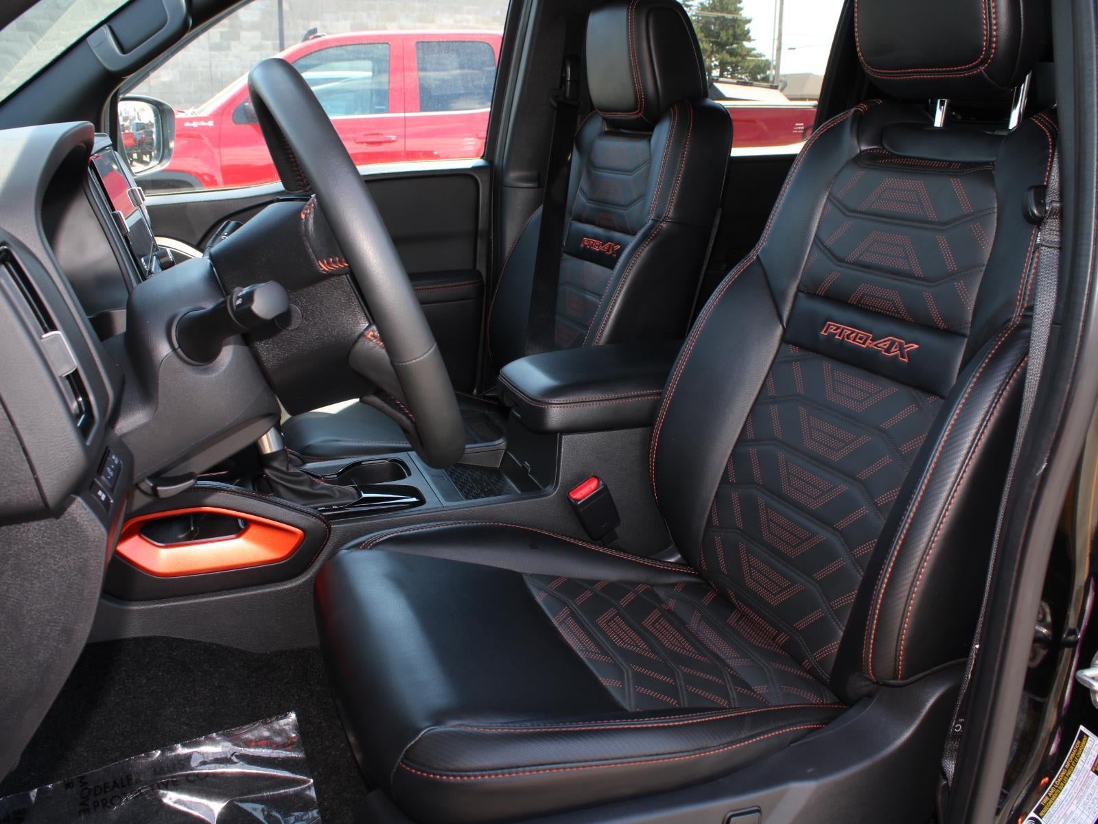 2025 Nissan Frontier Crew Cab PRO-4X 4x4